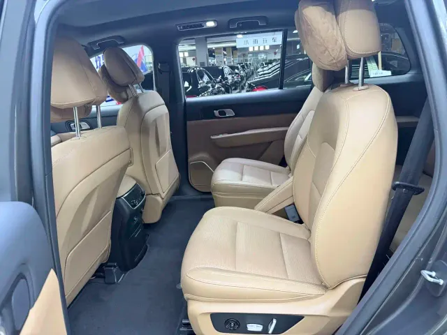 Li Auto ONE — Фото автомобиля 12