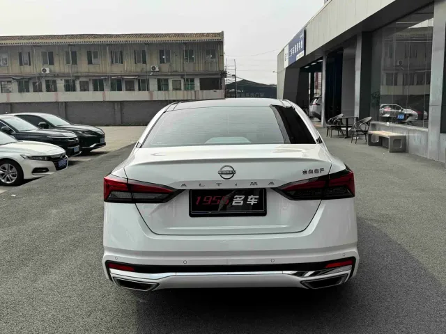 Nissan Teana — Фото автомобиля 7