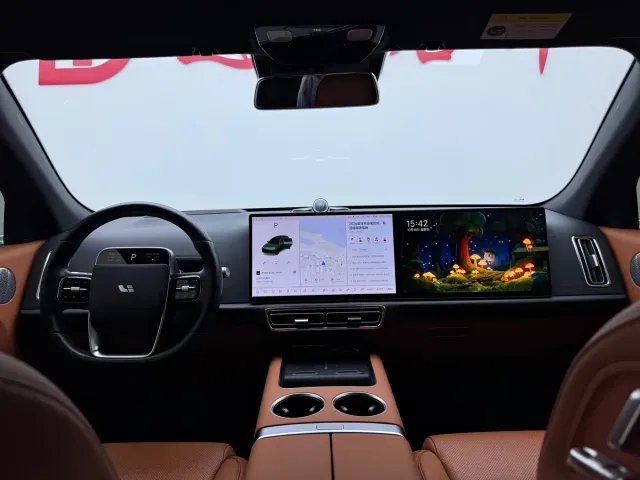 Li Auto L7 — Фото автомобиля 15