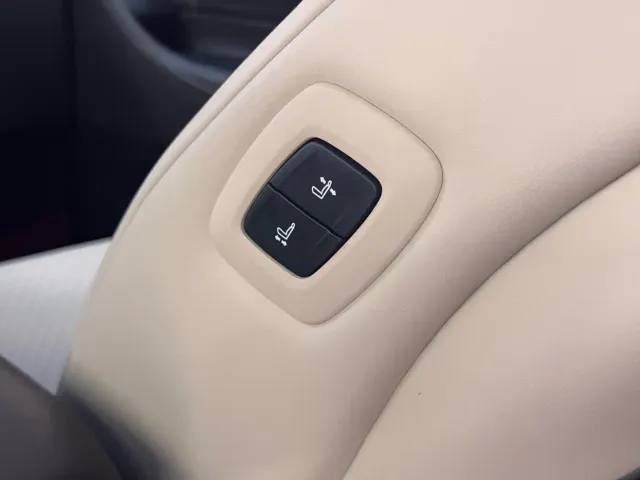 Toyota Alphard — Фото автомобиля 23
