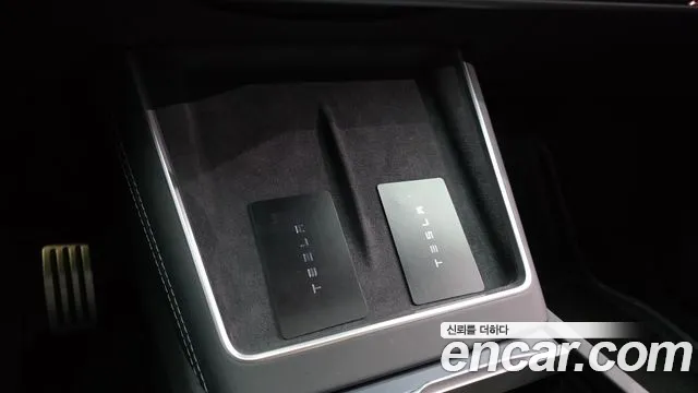 Tesla Model Y — Фото автомобиля 27