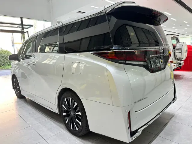 Toyota Vellfire — Фото автомобиля 16