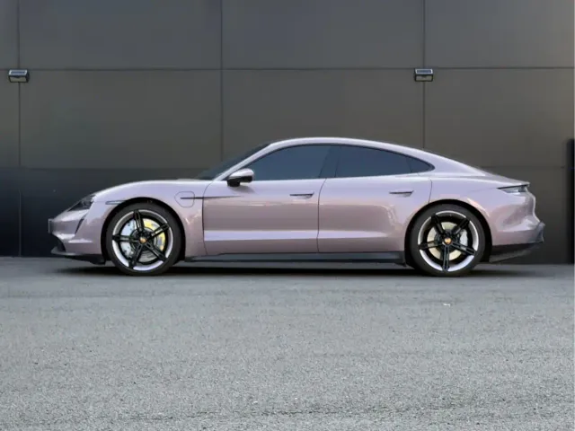 Porsche Taycan — Фото автомобиля 5