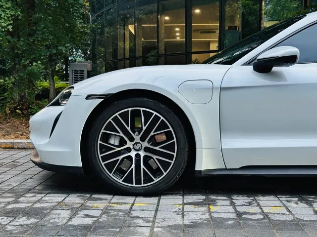 Porsche Taycan 2022 Facelift Taycan — Фото автомобиля 9