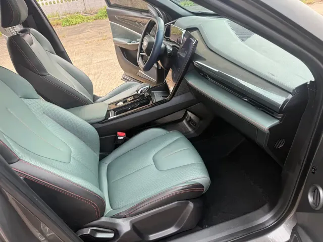 Geely Boyue — Фото автомобиля 12