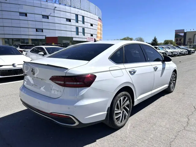Volkswagen Lavida — Фото автомобиля 10