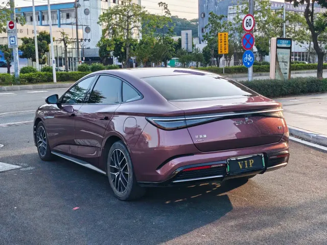 BYD Seal — Фото автомобиля 15