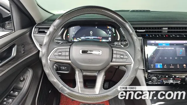 Jeep Cherokee — Фото автомобиля 13