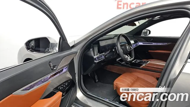 BMW 7 Series G70 — Фото автомобиля 15