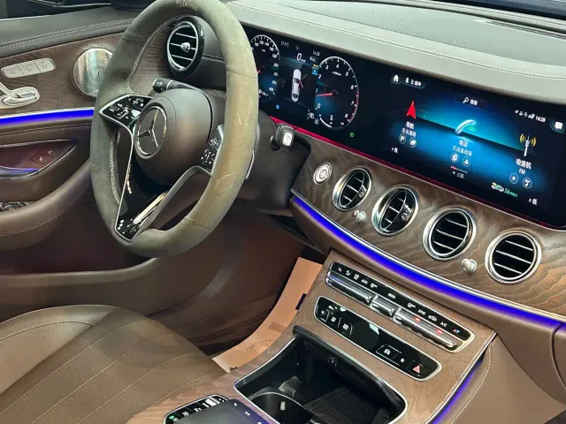 Mercedes-Benz E-Class — Фото автомобиля 19