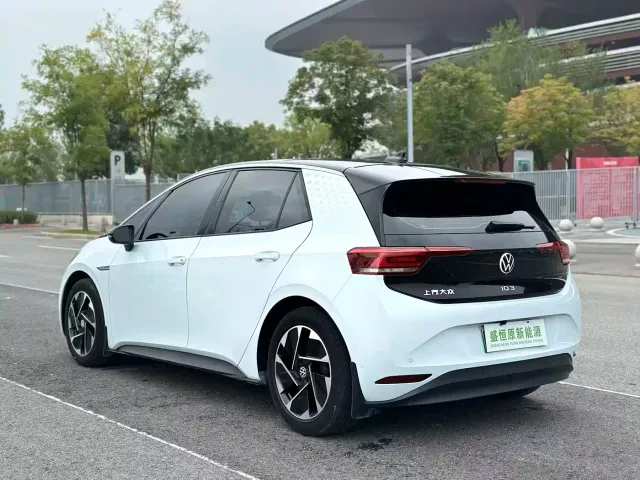 Volkswagen ID.3 — Фото автомобиля 7