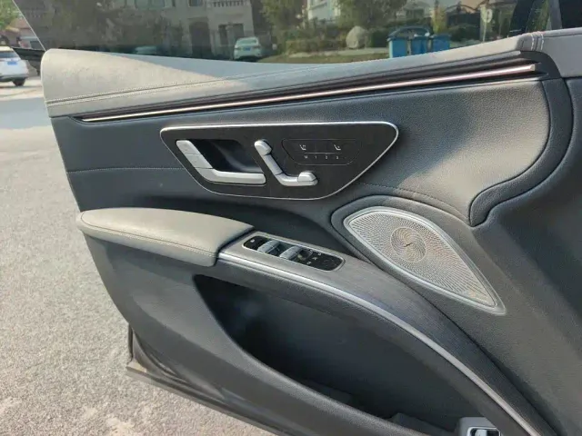 Mercedes-Benz EQS — Фото автомобиля 7