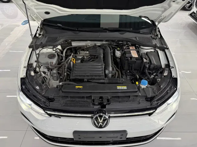 Volkswagen Golf — Фото автомобиля 14