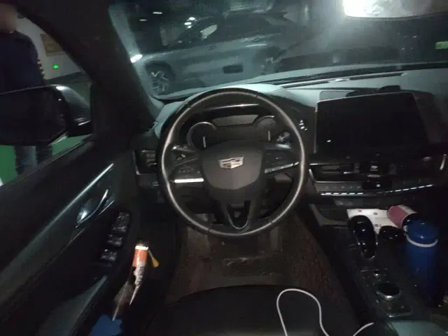 Cadillac CT5 — Фото автомобиля 11