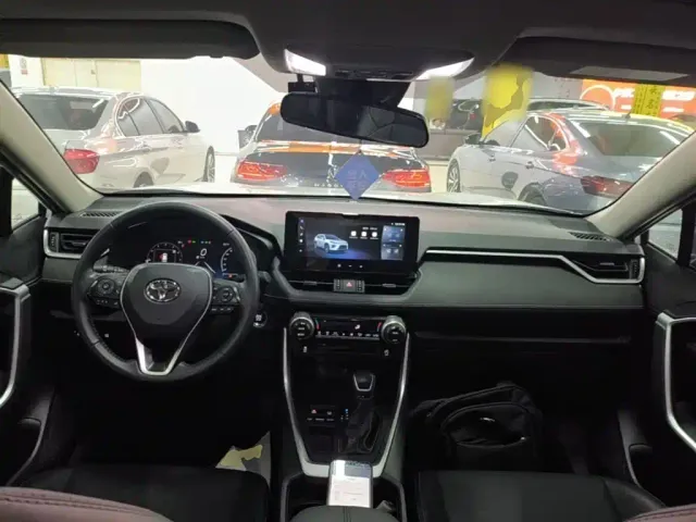 Toyota Wildlander — Фото автомобиля 9