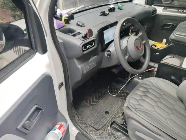 Wuling Zhiguang NEV — Фото автомобиля 12