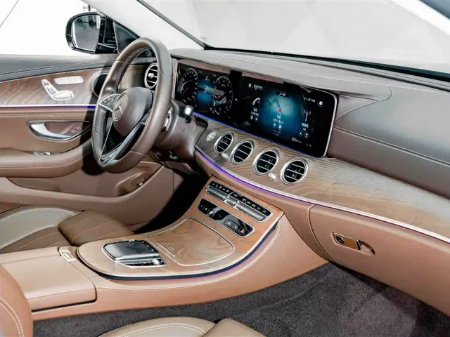 Mercedes-Benz E-Class — Фото автомобиля 17