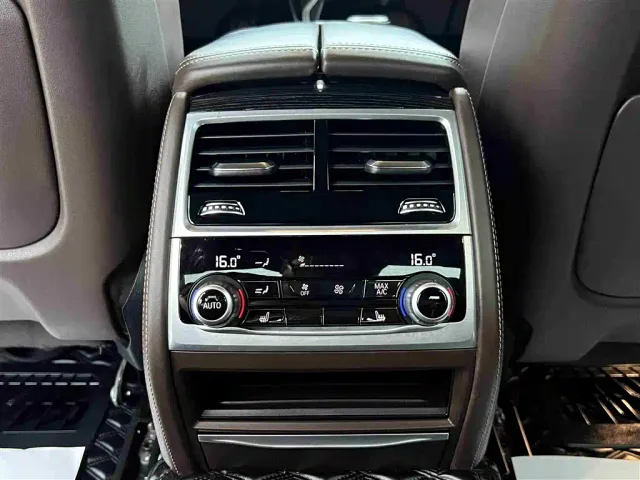 BMW 7 Series — Фото автомобиля 18