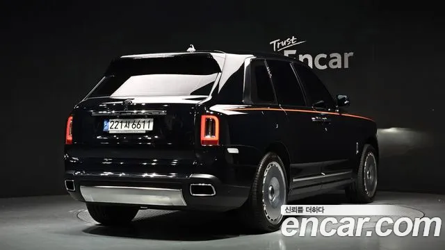Rolls-Royce Cullinan — Фото автомобиля 2