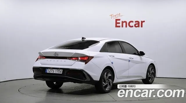 Hyundai Avante CN7 — Фото автомобиля 2