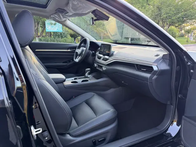 Nissan Teana — Фото автомобиля 12