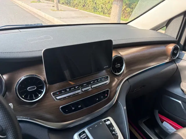 Mercedes-Benz V-Class — Фото автомобиля 14