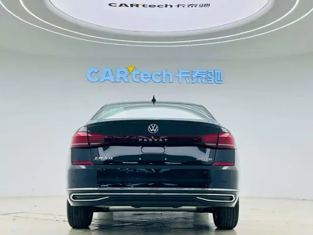 Volkswagen Passat — Фото автомобиля 6