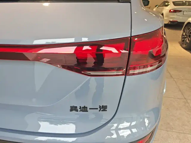 Audi Q6L e-tron — Фото автомобиля 7