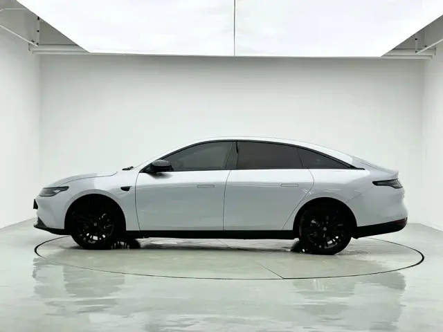 Leapmotor C01 — Фото автомобиля 9