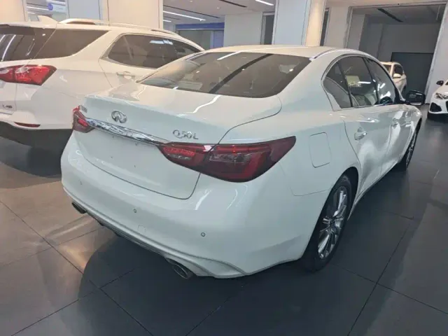 Infiniti Q50L — Фото автомобиля 6