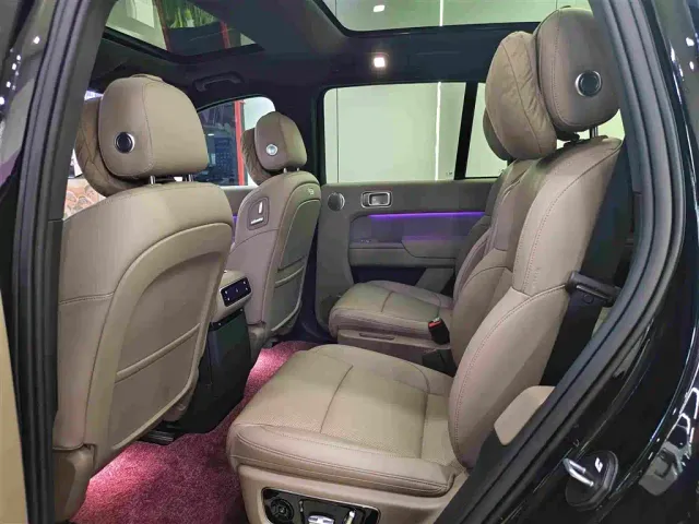 Li Auto L8 — Фото автомобиля 5