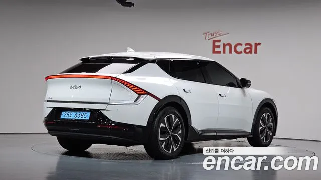 Kia EV6 — Фото автомобиля 2