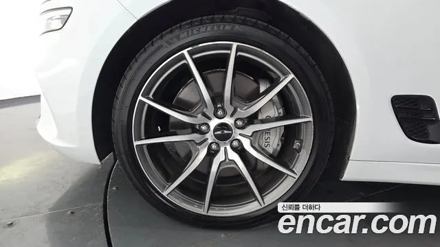 Genesis G70 Новый G70 Бензин 2.5T 2WD — Фото автомобиля 3