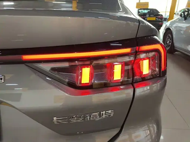 Ford Mondeo — Фото автомобиля 23