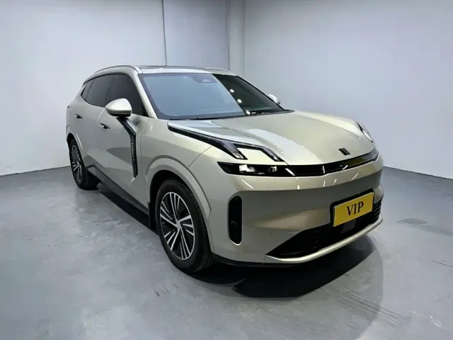 Lynk & Co 08 EM-P — Фото автомобиля 5