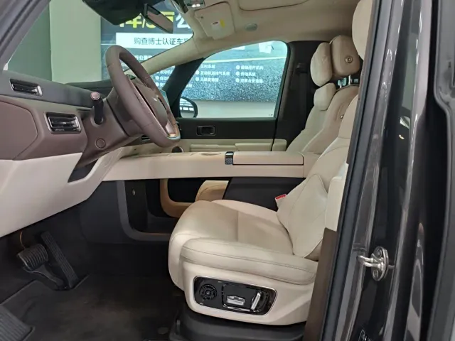 Li Auto MEGA — Фото автомобиля 19