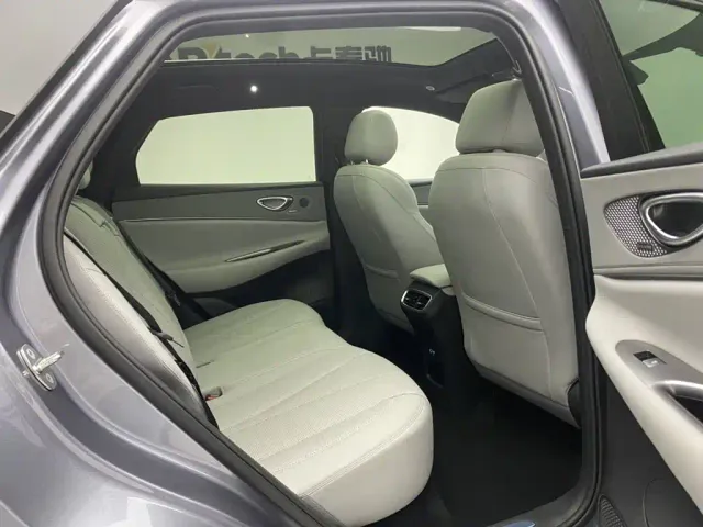 BYD Sealion 06 — Фото автомобиля 24