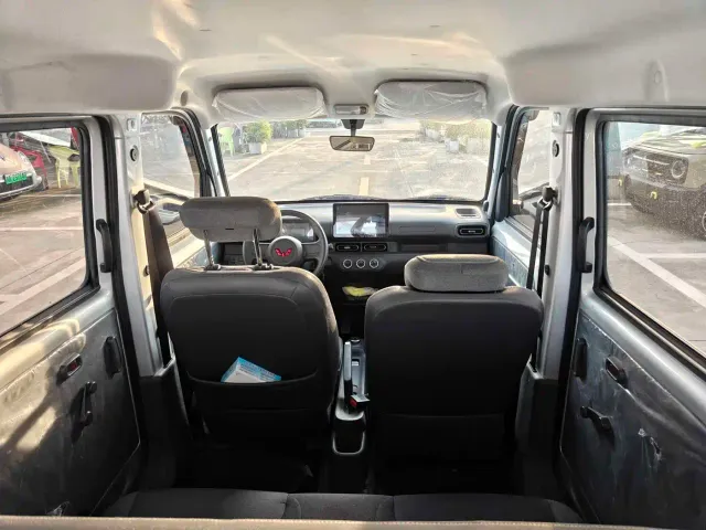 Wuling Zhiguang NEV — Фото автомобиля 13