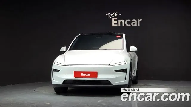 Tesla Model Y — Фото автомобиля 3
