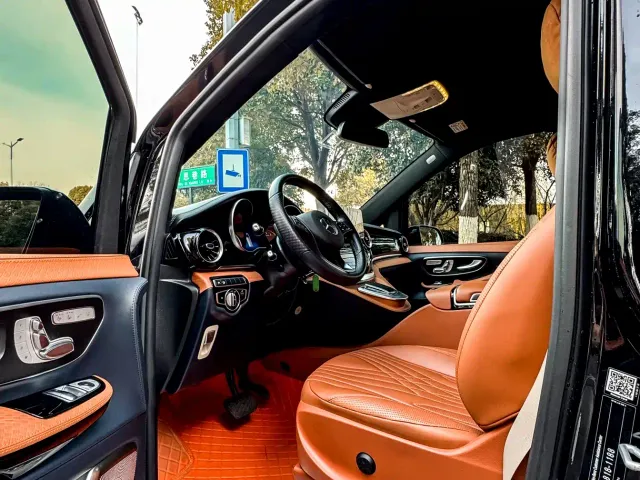 Yasheng Auto Yasheng V-Class — Фото автомобиля 7