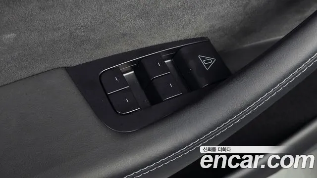 Tesla Model Y — Фото автомобиля 24