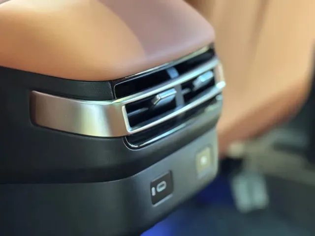 Changan Qiyuan E07 — Фото автомобиля 19