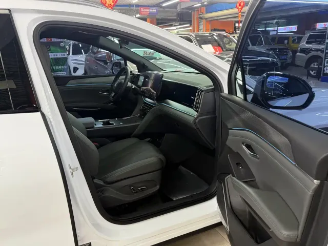 BYD Song L DM-i — Фото автомобиля 16