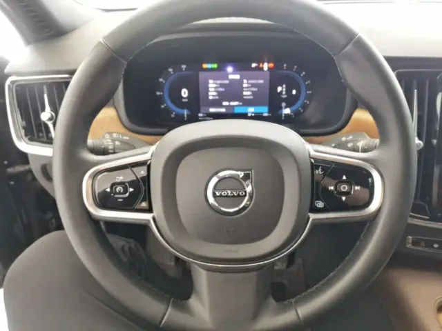 Volvo S90 — Фото автомобиля 10