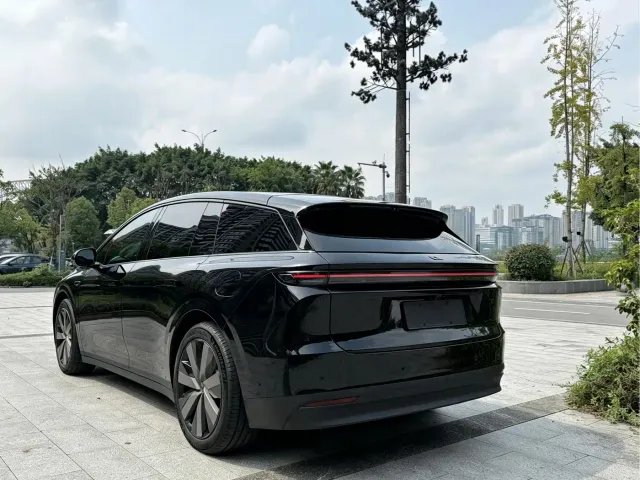 Li Auto i6 — Фото автомобиля 13
