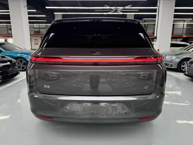 Li Auto L7 — Фото автомобиля 24