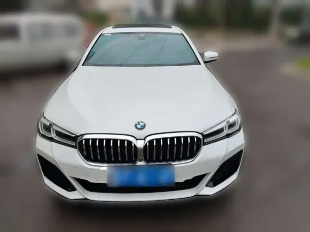 BMW 5 Series — Фото автомобиля 2