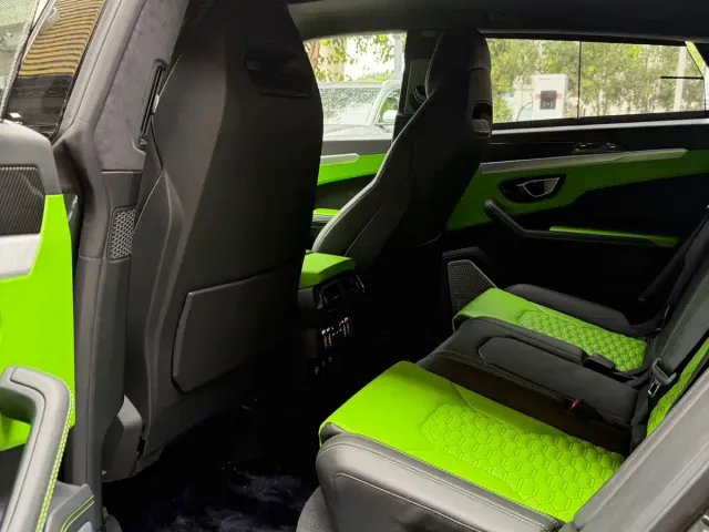Lamborghini Urus — Фото автомобиля 11