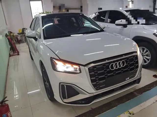 Audi Q2L — Фото автомобиля 3