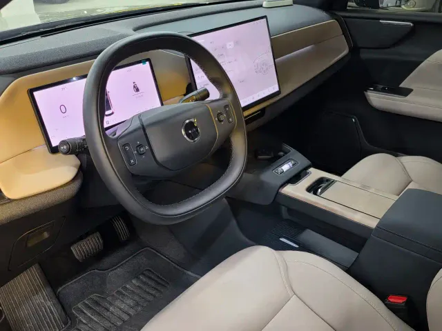 Volvo XC70 Plug-in Hybrid — Фото автомобиля 4